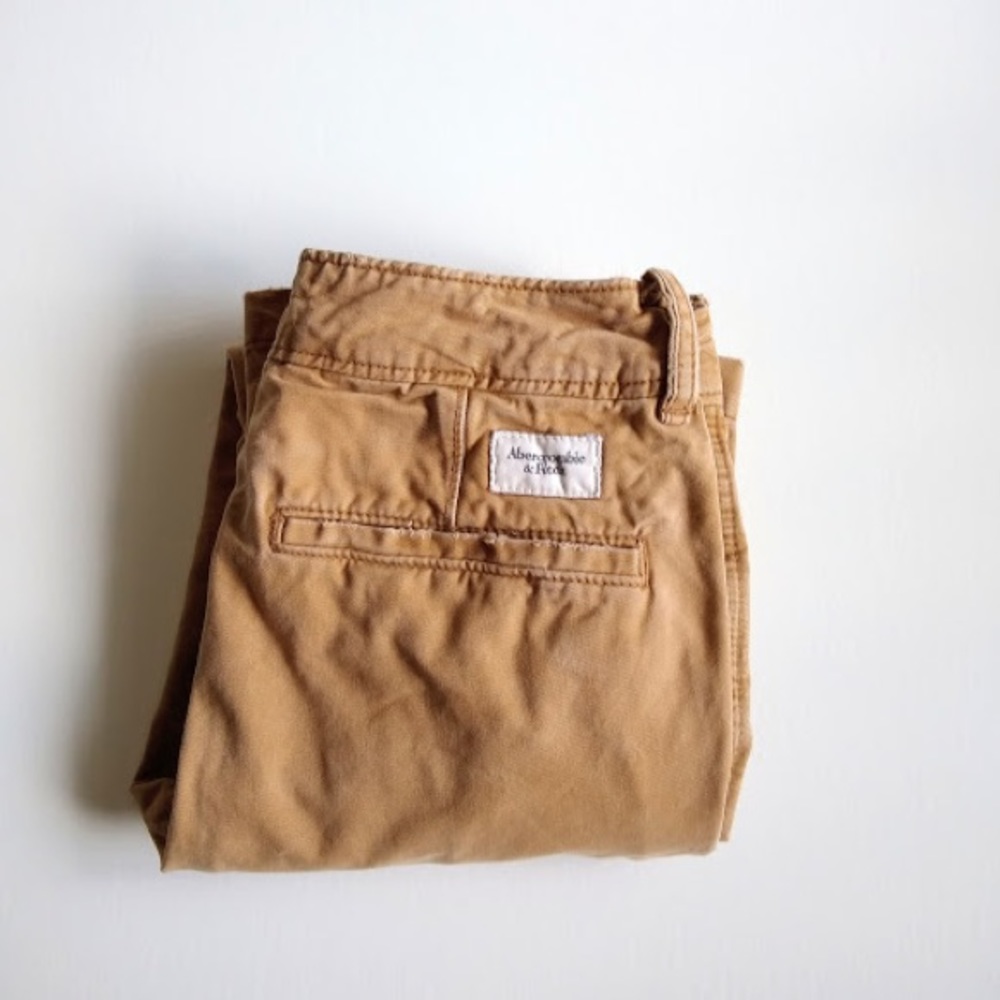 ABERCROMBIE & FITCH Straight Leg Khaki Chinos